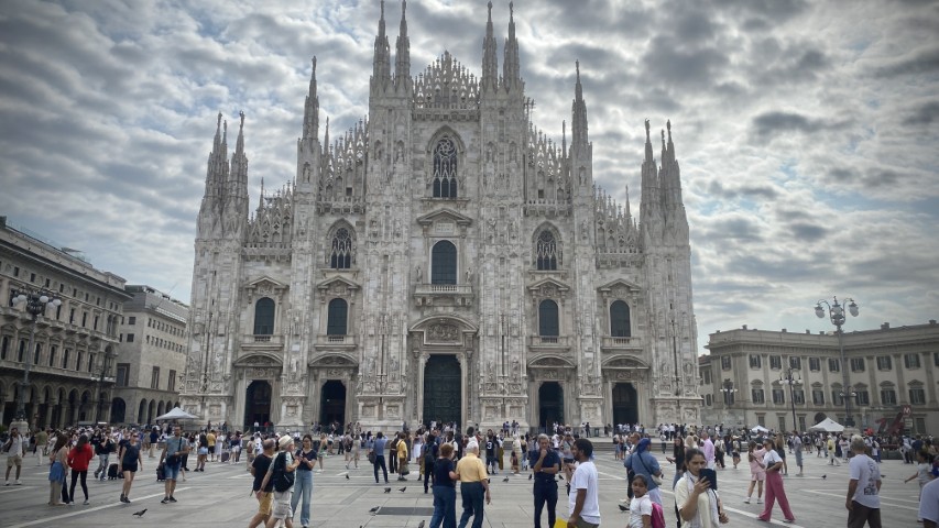 The Duomo di Milano and its piazza